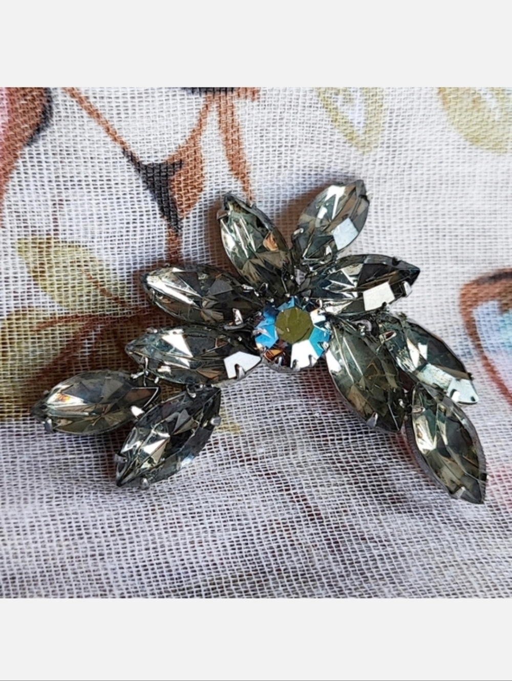 Smoke Gray Grey Unsigned Arch Festoon Spray Vintage Unisex Lapel Blazer Brooch